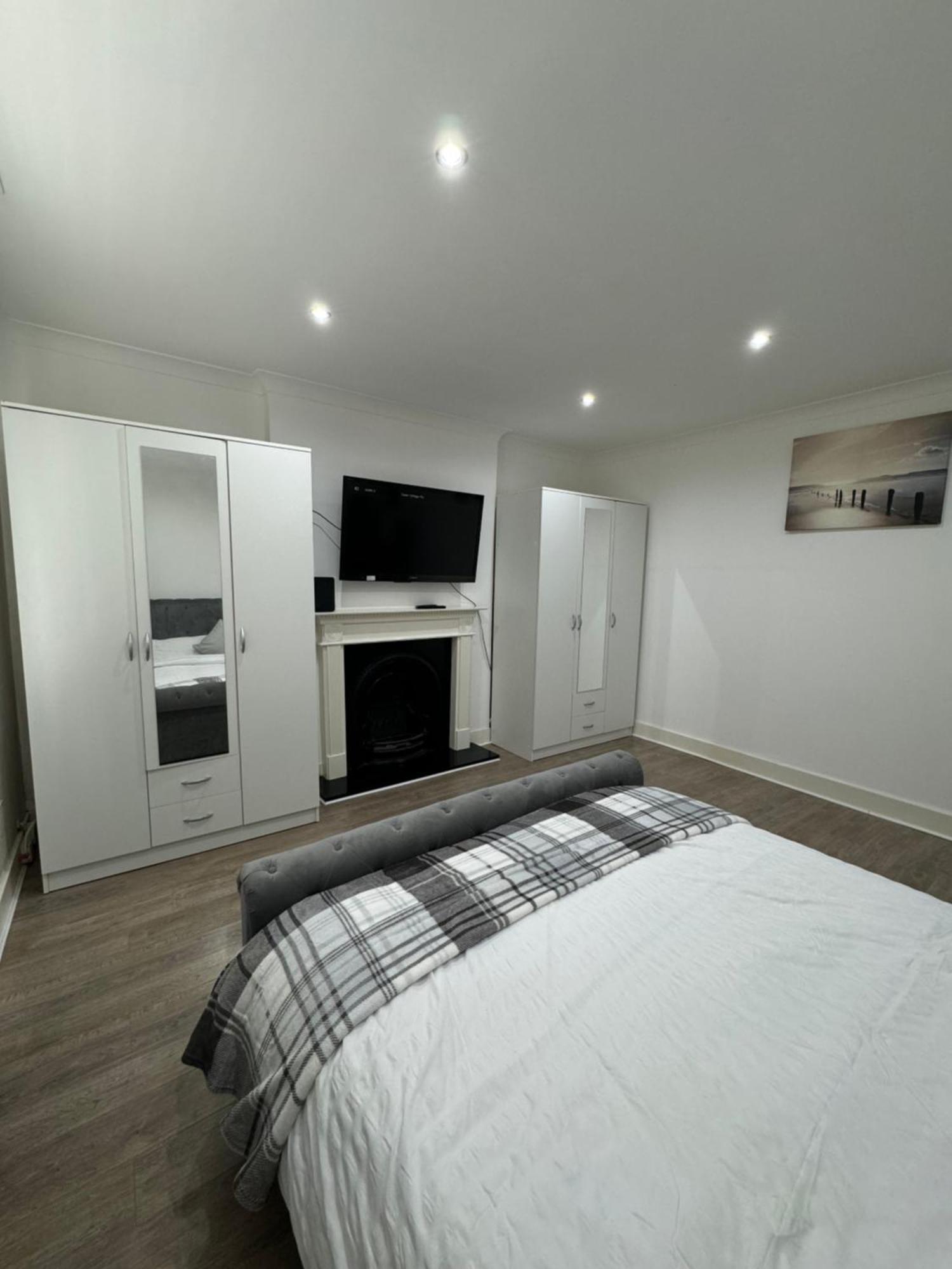 Manor Court 1 Apartment ลอนดอน ภายนอก รูปภาพ